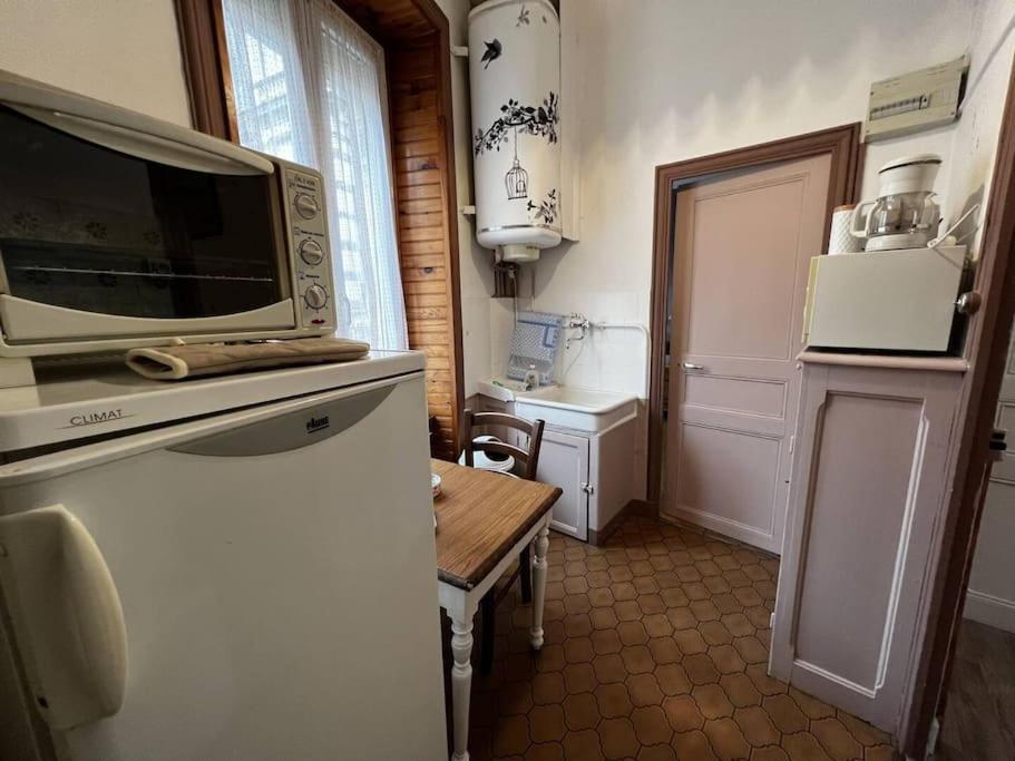 Апартаменты Le Nid Douillet Rustique Linge Fourni Ла-Бурбуль Экстерьер фото